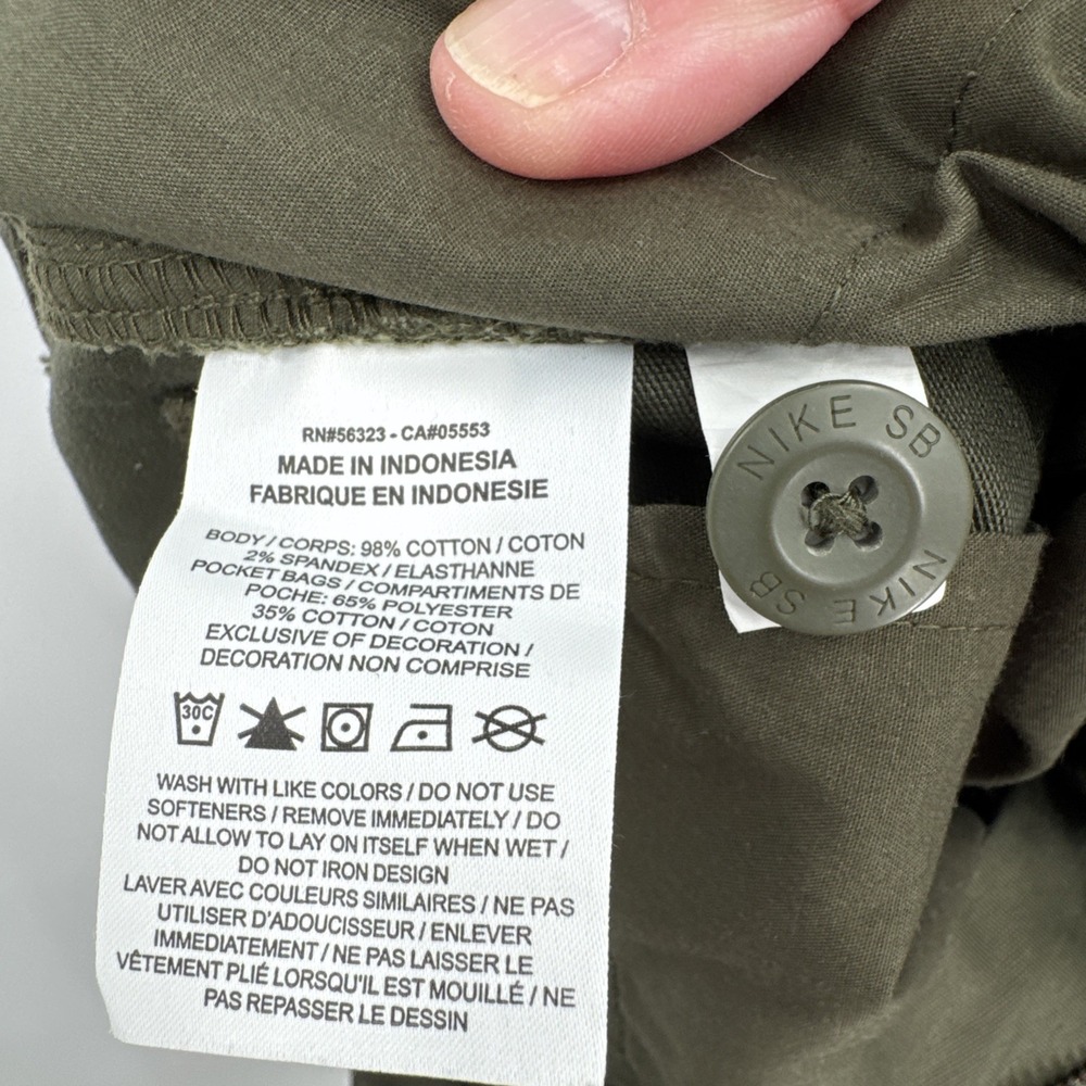 Nike SB Shorts Mens Size 34 Cargo Chino Army Green 'DH2939-325' Pockets EUC - Picture 7 of 13